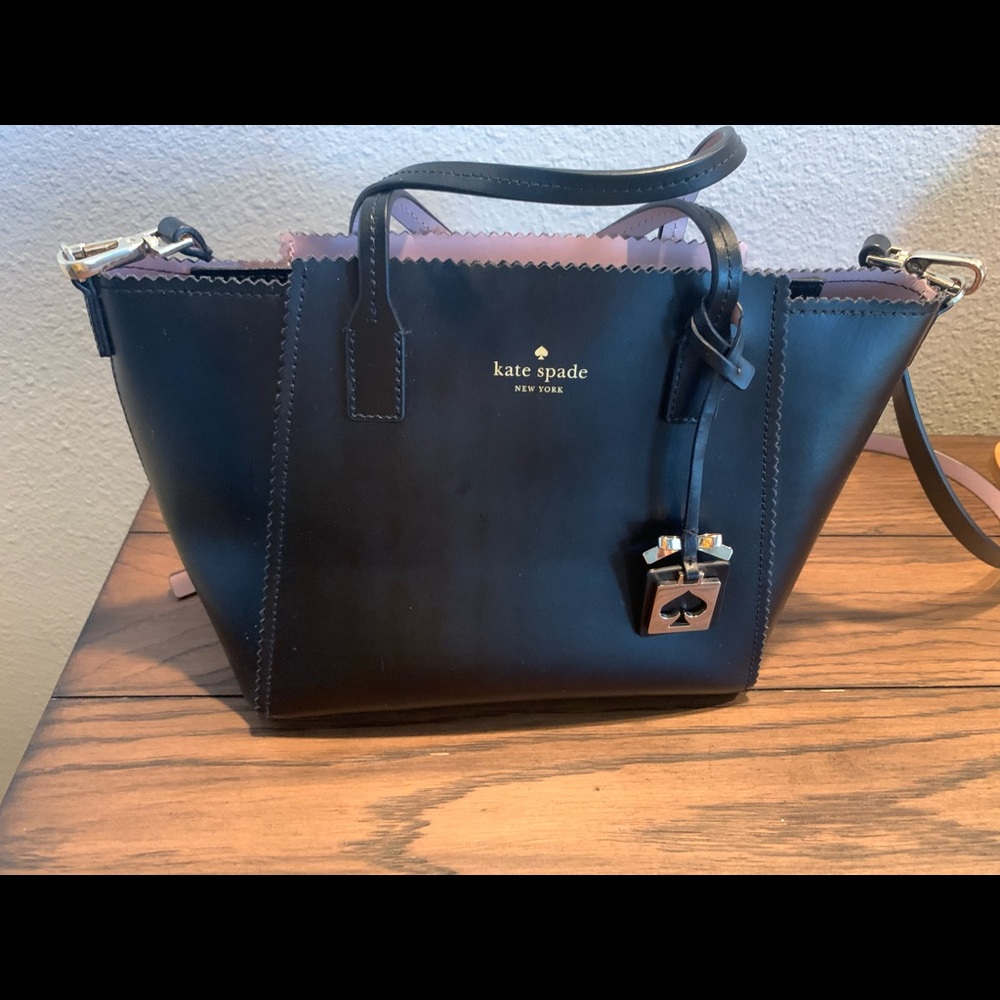 Small Kate Spade tote.Can be used as a crossbody